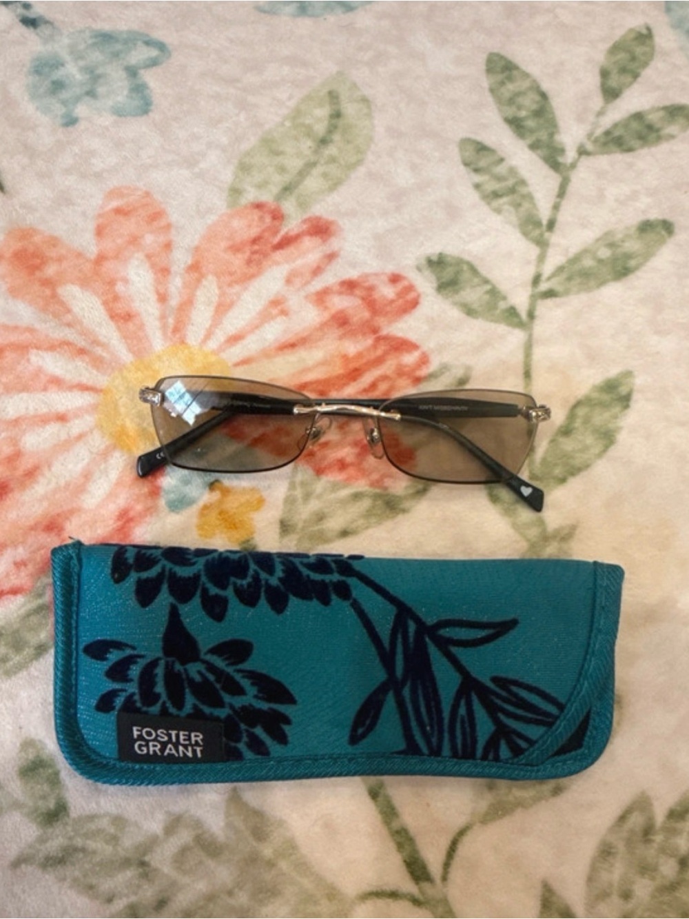 Brighton Sunglasses Ain't Misbehavin Sunglasses